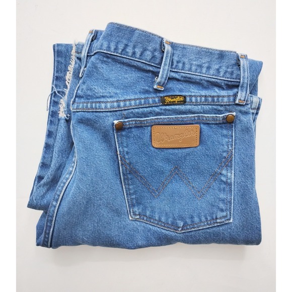 Wrangler Other - Wrangler 13mwz Men Jeans Classic Blue Denim Straight Leg Size 38x32 Cowboy Cut